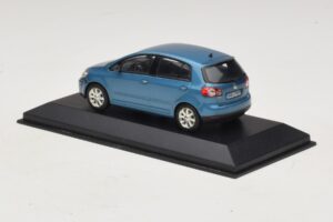 Volkswagen Golf Plus Mk5 Bleu Métallisé Boîte De Remplacement Minichamps 1:43 GOLF02-R1 Métal — image 3 sur 5
