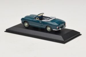 Volkswagen Karmann Ghia Cabriolet Bleu Foncé Minichamps 1:43 GHIA001 Métal — image 3 sur 5