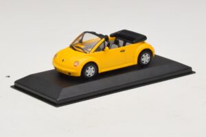 Volkswagen New Beetle Cabriolet Jaune Minichamps 1:43 BEETLE002 Métal — image 2 sur 5