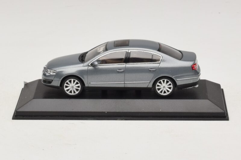 Volkswagen Passat B6 Gris Métallisé Minichamps 1:43 Volkswagen Passat B6 Gris Métallisé Minichamps 1:43 PASSAT006 Métal