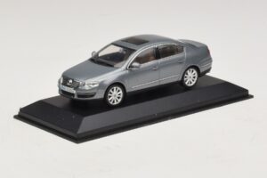 Volkswagen Passat B6 Gris Métallisé Minichamps 1:43 PASSAT006 Métal — image 2 sur 5