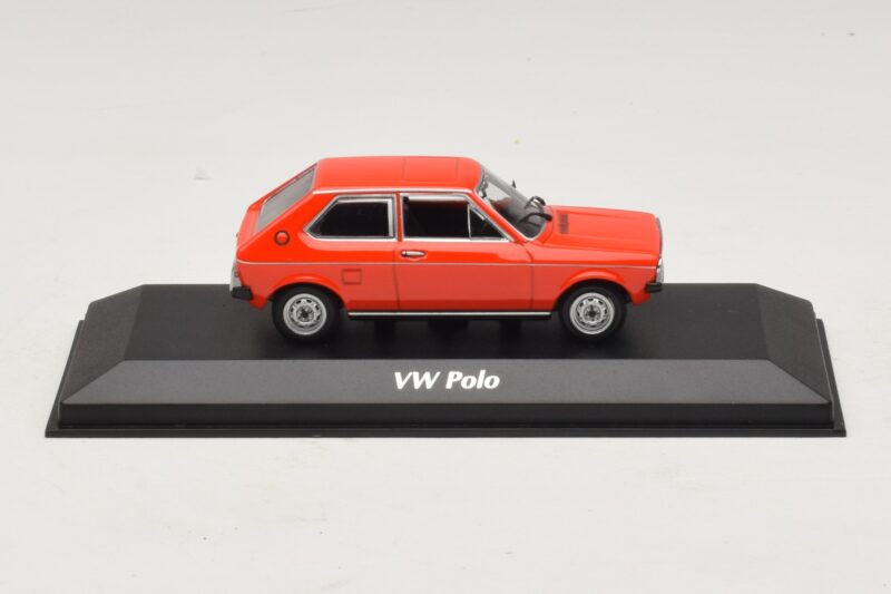 Volkswagen Polo Mk1 Rouge Maxichamps 1:43 Volkswagen Polo Mk1 Rouge Maxichamps 1:43 940050500 Métal