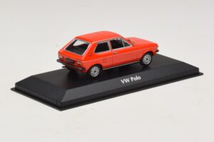 Volkswagen Polo Mk1 Rouge Maxichamps 1:43 940050500 Métal — image 2 sur 5