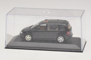 Volkswagen Touran 1T Noir Minichamps 1:43 TOURAN005 Métal — image 4 sur 5