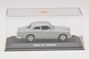 Volvo 121 Amazon Gris Maxichamps 1:43 940171000 Métal — image 4 sur 5