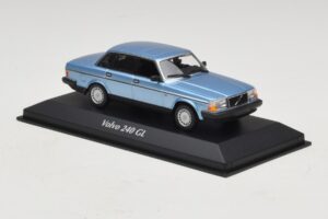 Volvo 240 GL Blue Metallic Maxichamps 1:43 940171400 Diecast — image 3 sur 5