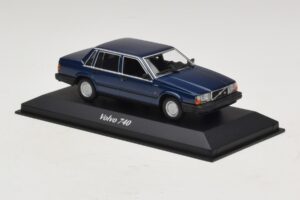 Volvo 740 Dark Blue Metallic Maxichamps 1:43 940171701 Métal — image 3 sur 5