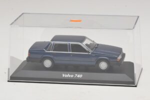 Volvo 740 Dark Blue Metallic Maxichamps 1:43 940171701 Métal — image 4 sur 5