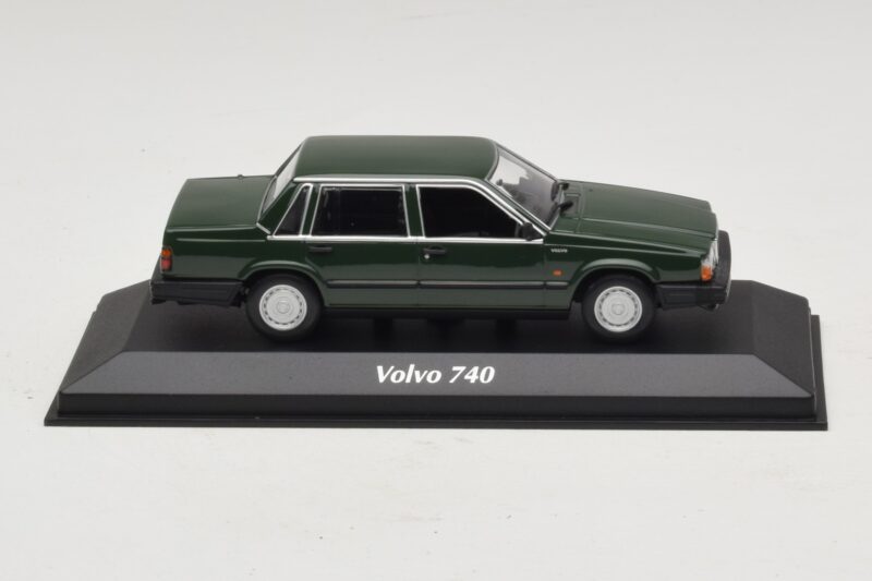 Volvo 740 Vert Foncé Maxichamps 1:43 940171700 Diecast