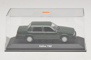 Volvo 740 Vert Foncé Maxichamps 1:43 940171700 Diecast — image 4 sur 5